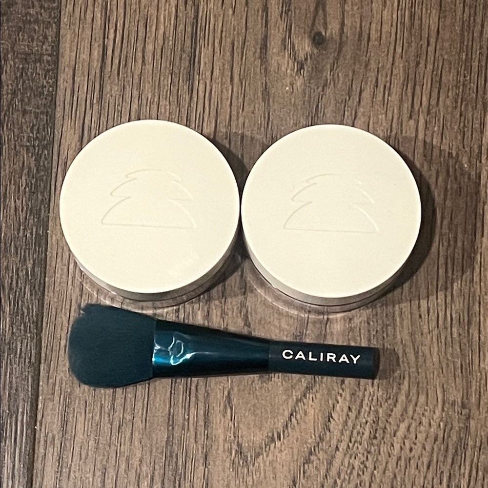 Caliray Loose Setting Powder Duo - Picture 3 of 4